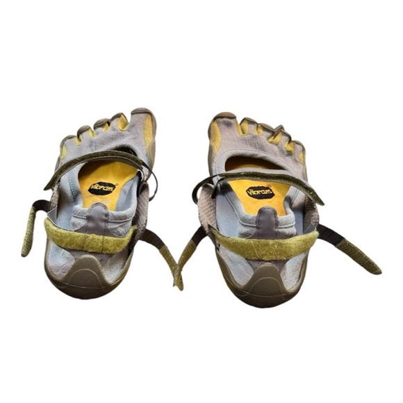 Vibram Five Fingers with Toe Separation - Picture 4 of 9